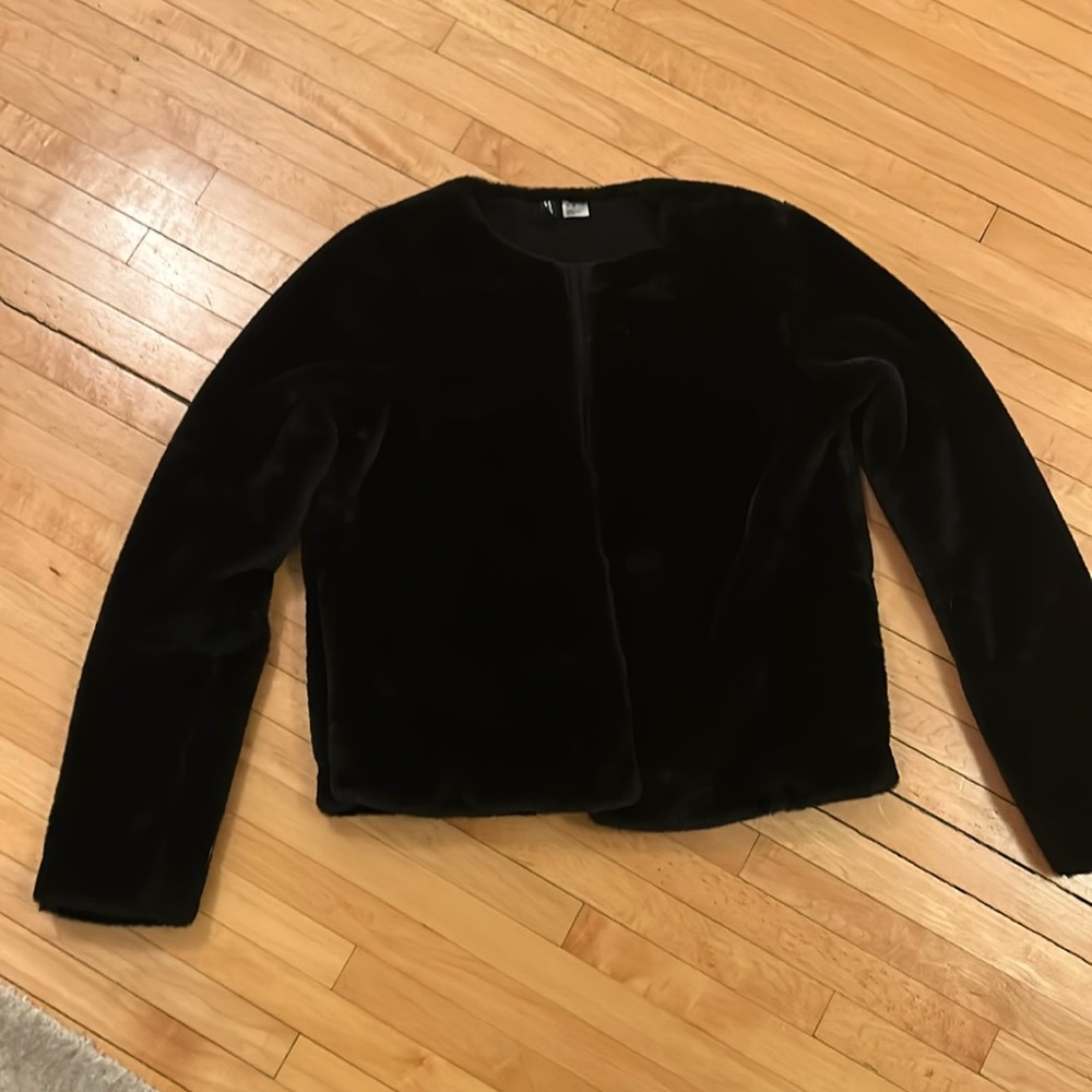 H&M Divided black fur jacket XS